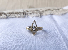 Load image into Gallery viewer, The Thea Diamond Band