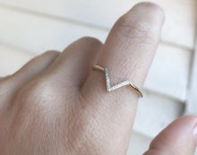 Load image into Gallery viewer, The Thea Diamond Band