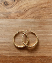 Load image into Gallery viewer, Graduated Gold Hoops